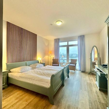 Gaestehaus Weserblick Am Weser-Sandstrand ベルネ エクステリア 写真
