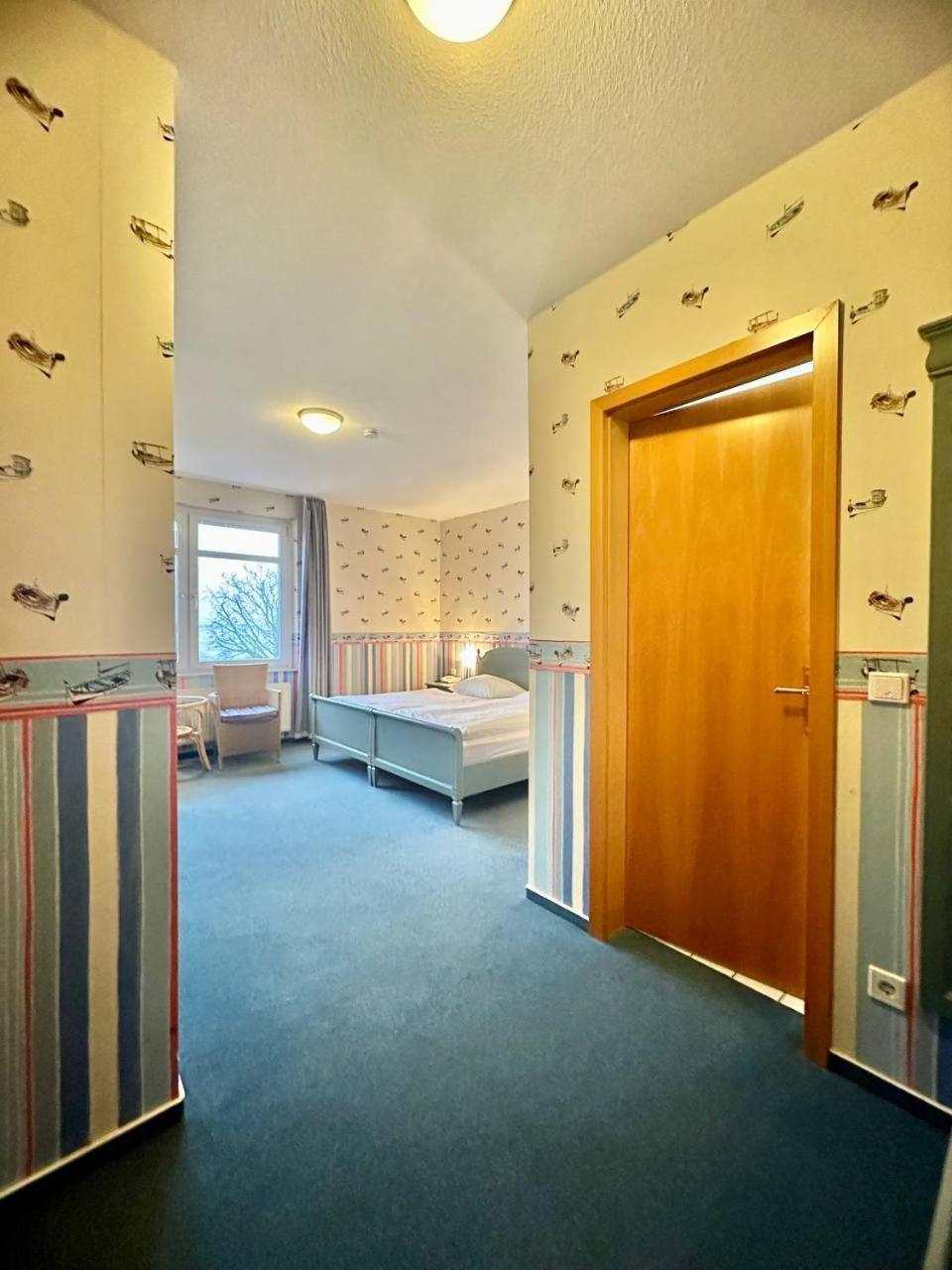 Gaestehaus Weserblick Am Weser-Sandstrand ベルネ エクステリア 写真