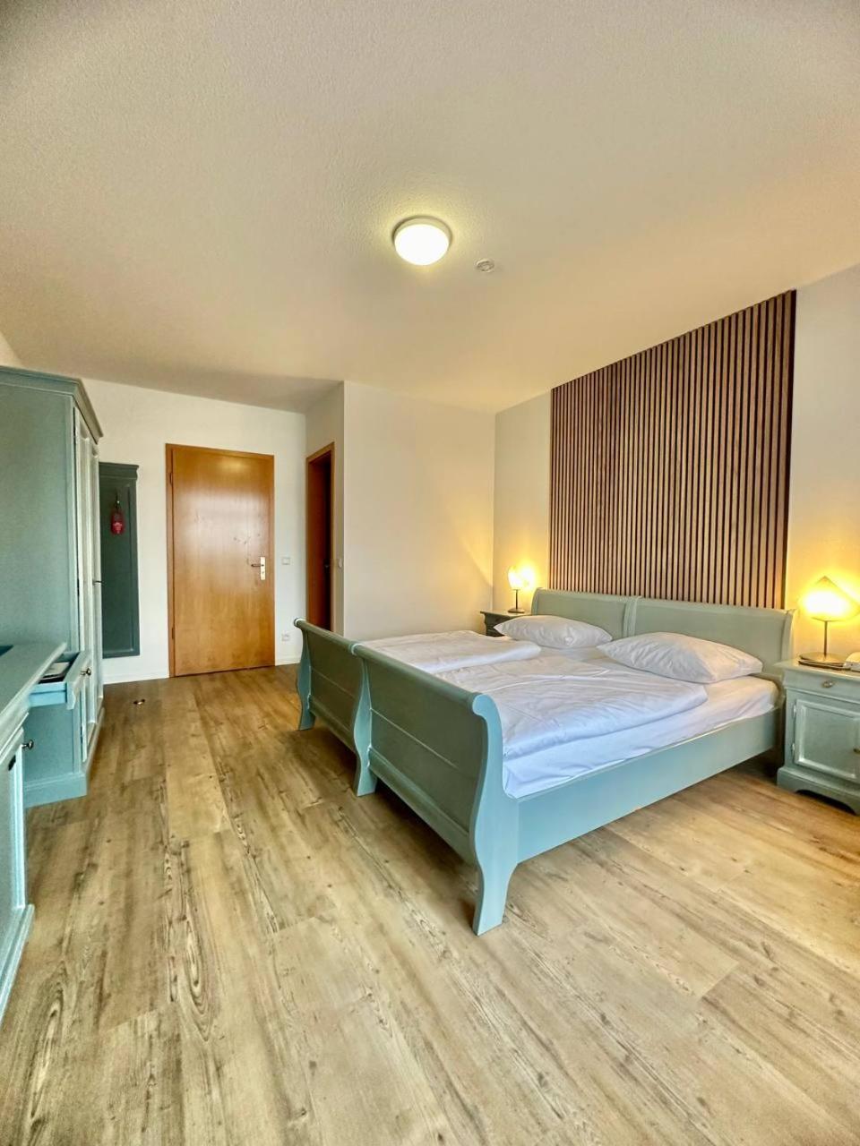 Gaestehaus Weserblick Am Weser-Sandstrand ベルネ エクステリア 写真