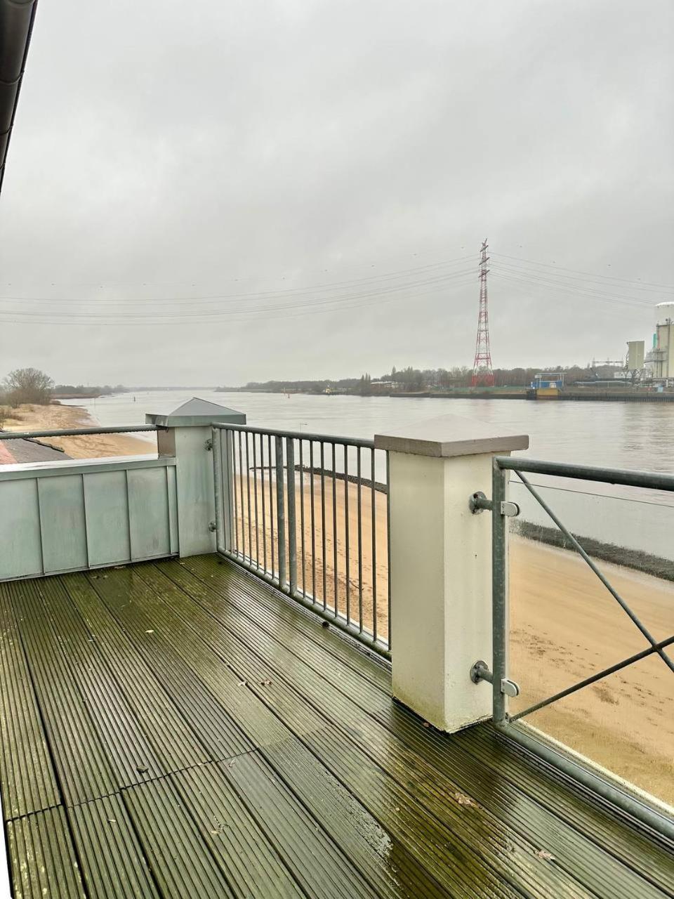 Gaestehaus Weserblick Am Weser-Sandstrand ベルネ エクステリア 写真