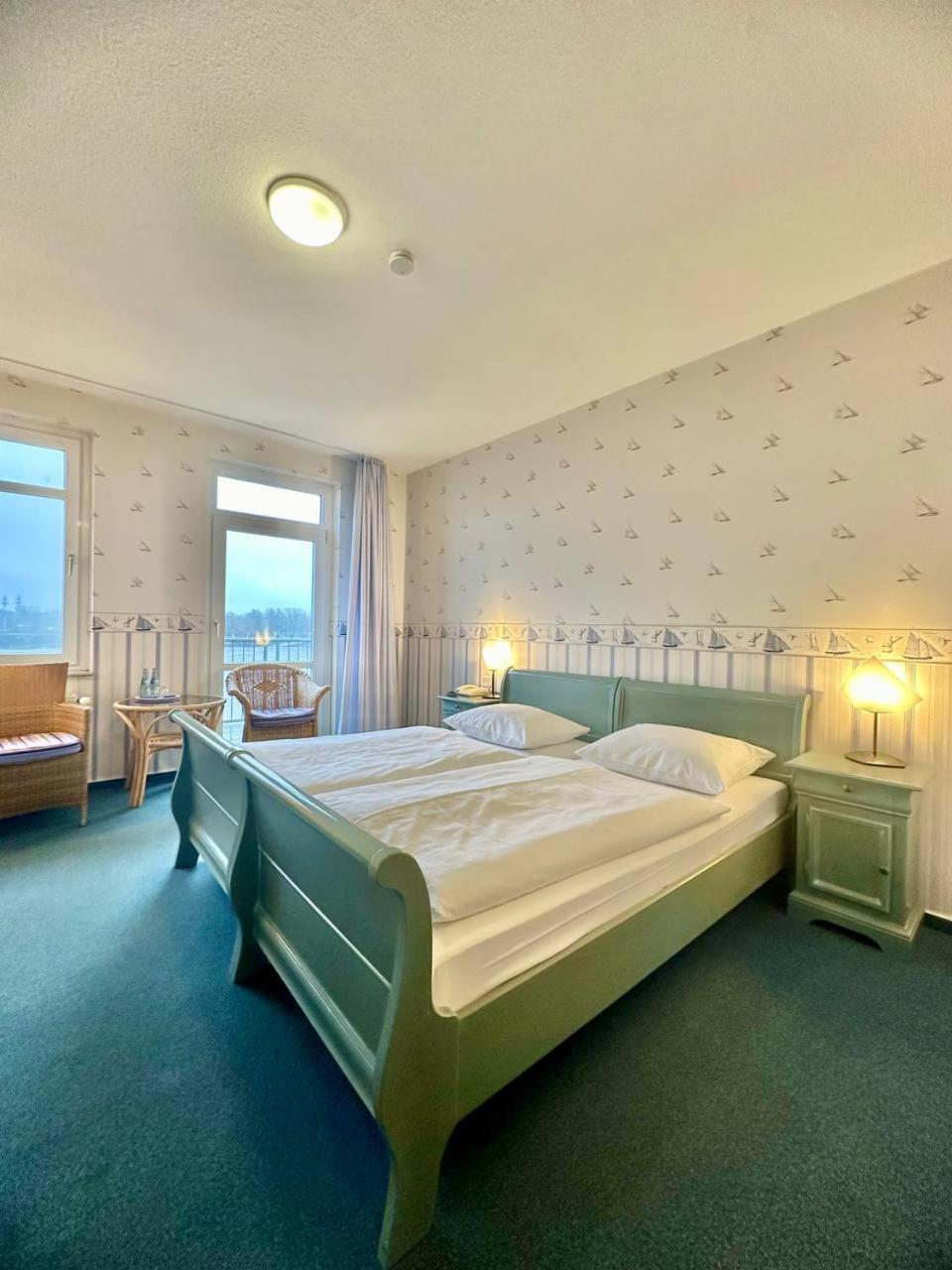 Gaestehaus Weserblick Am Weser-Sandstrand ベルネ エクステリア 写真