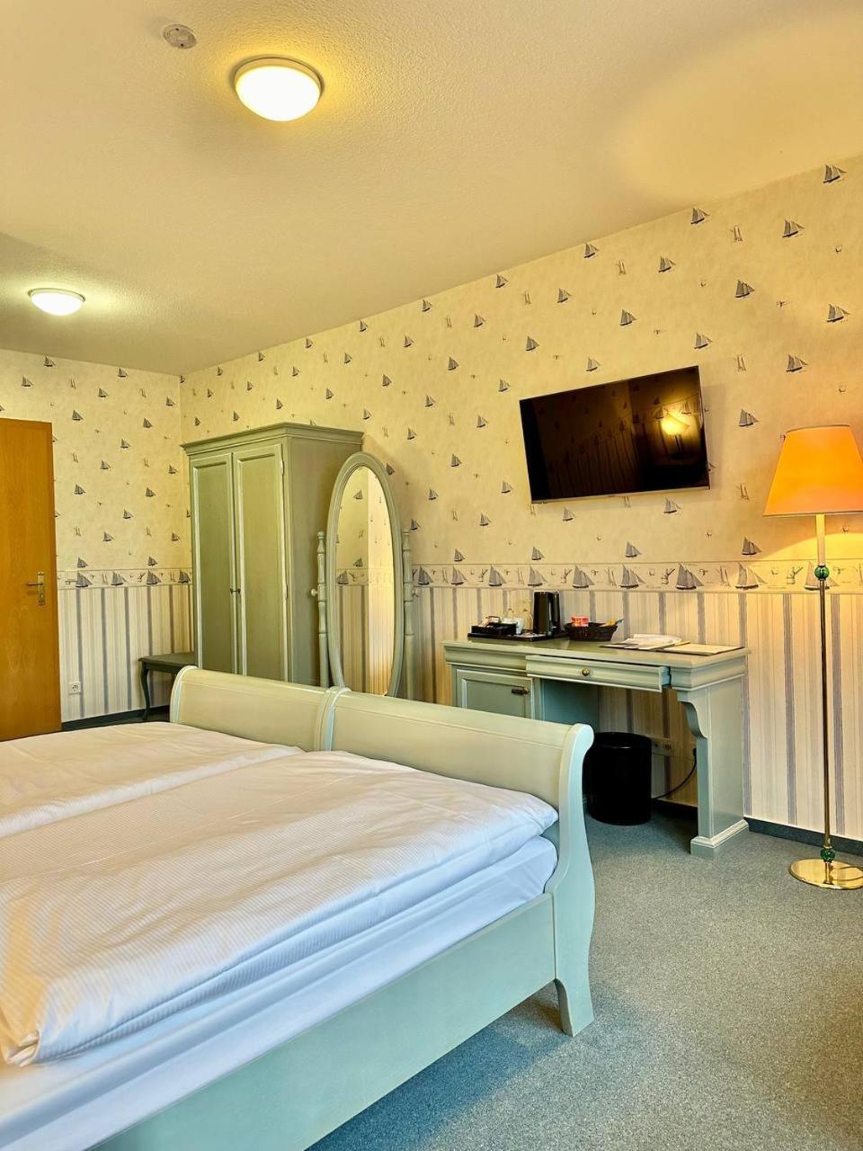 Gaestehaus Weserblick Am Weser-Sandstrand ベルネ エクステリア 写真
