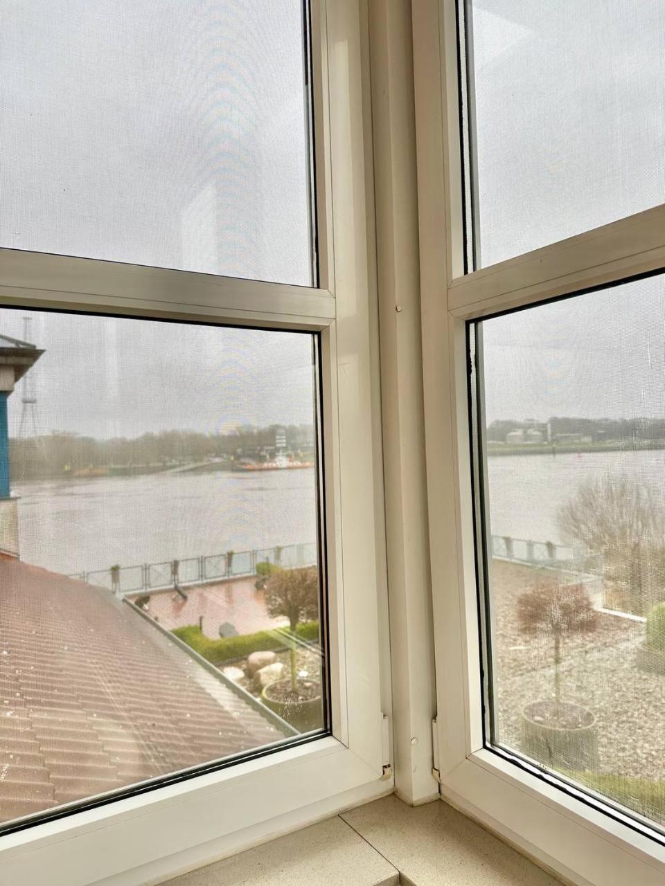 Gaestehaus Weserblick Am Weser-Sandstrand ベルネ エクステリア 写真