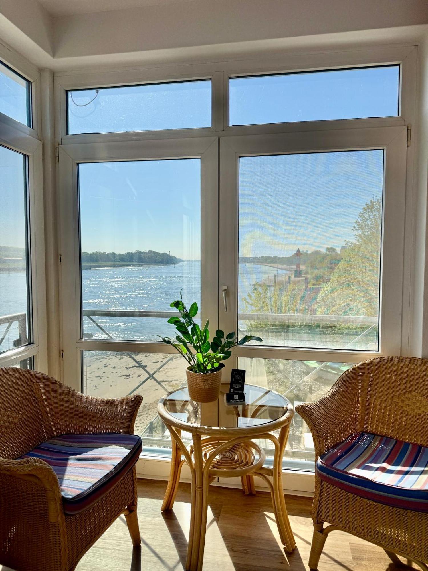 Gaestehaus Weserblick Am Weser-Sandstrand ベルネ エクステリア 写真